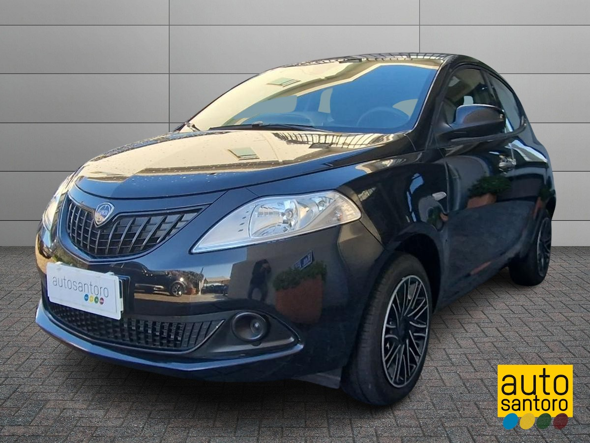 lancia-ypsilon-1-0-gold-1